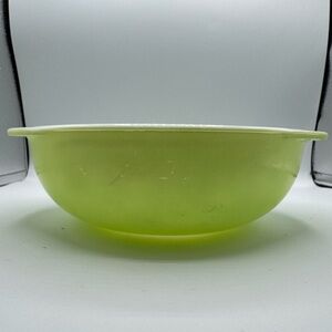 Vintage PYREX  Lime Green 2 QT Casserole Dish Mixing Bowl 024